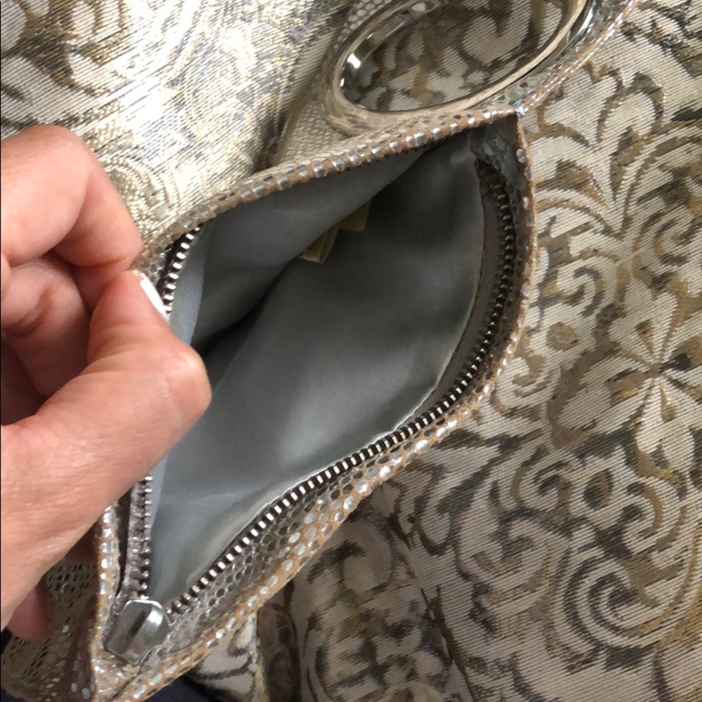 Clutch - Picture 2 of 2